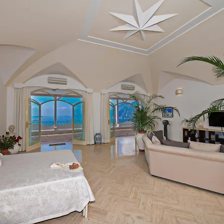 Santa Chiara Отель 4*