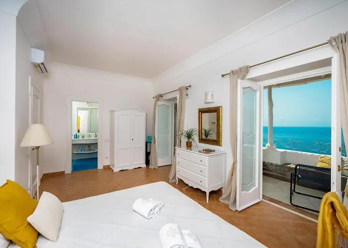 Hotel Santa Chiara 4*