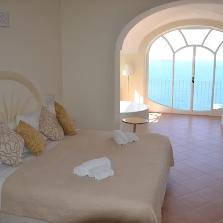 Hotel Santa Chiara 4*